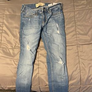 HOLLISTER SUPER SKINNY JEANS